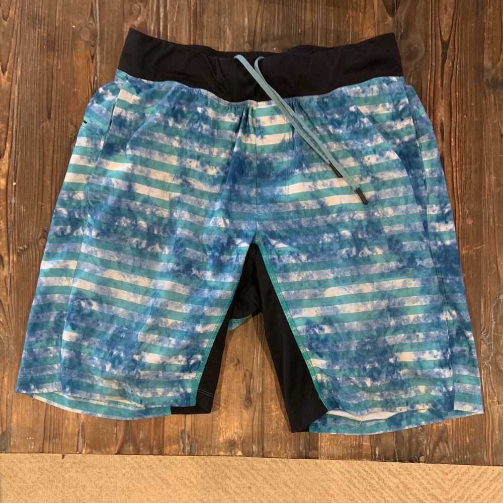 Lululemon T.H.E.short w/ Luxtreme liner medium 9”